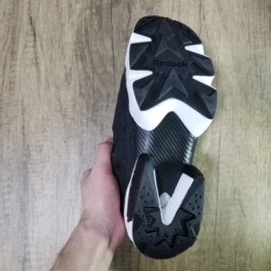 インスタポンプフューリーの裏から見たソール