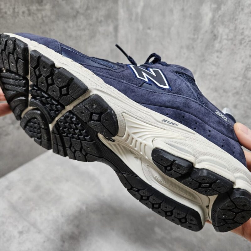 New Balanceニューバランス2002R 実測レビュー】ニューバランス2002Rのサイズ感や履き心地、評価